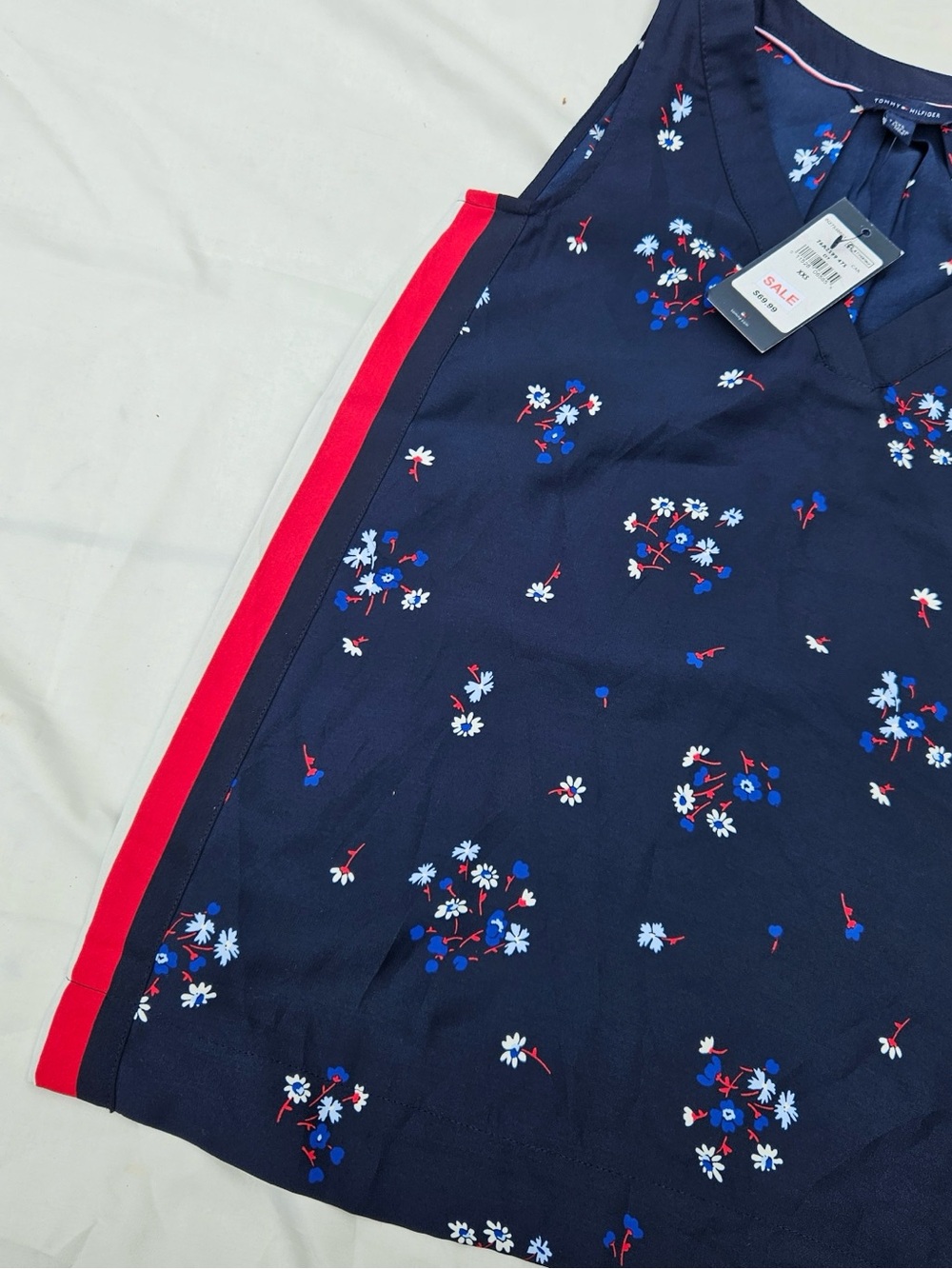 Tommy Hilfiger Tank & Jogger Set - Picture 12 of 16